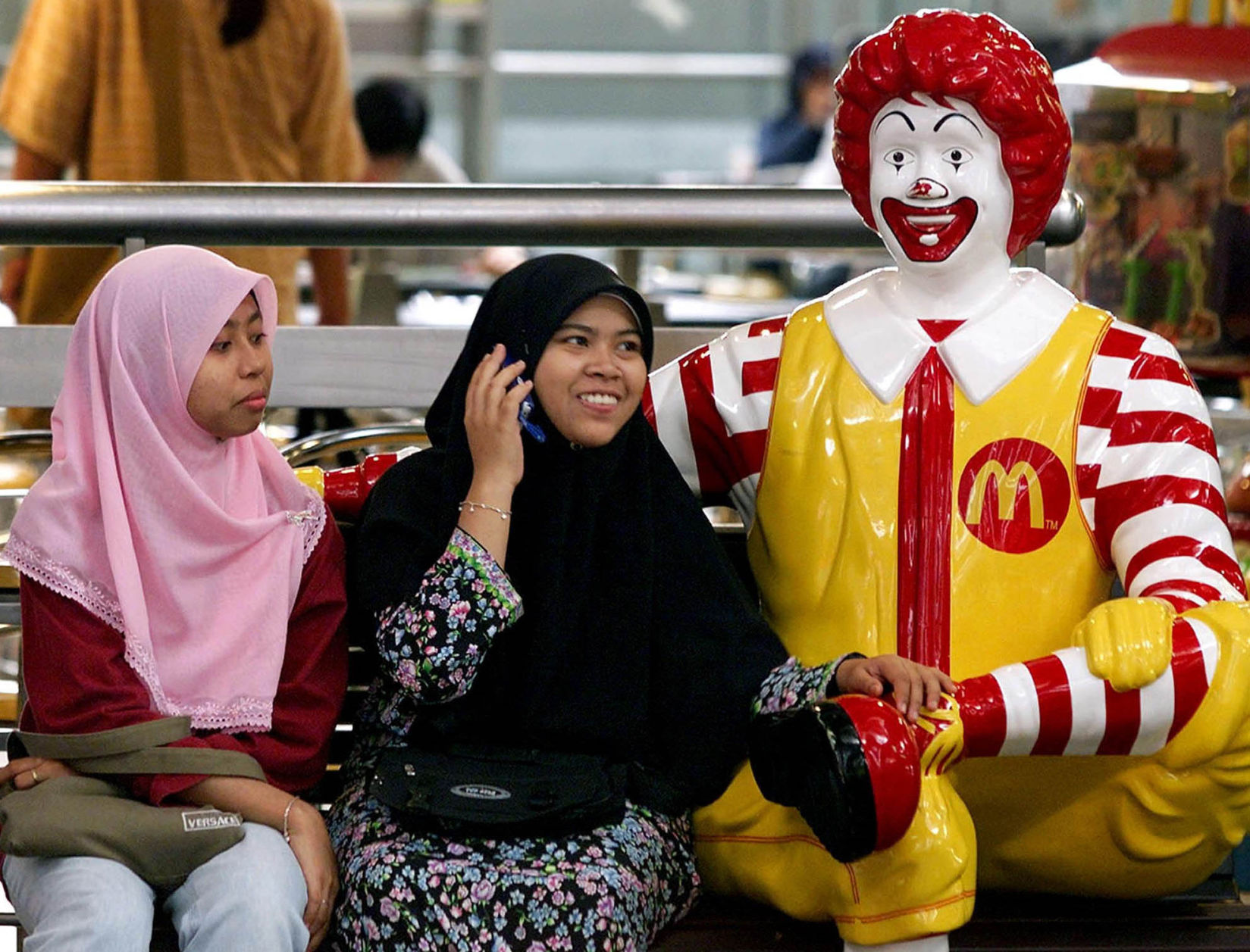 Ronald McDonald statue, 2003
